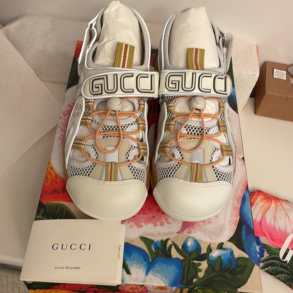 NIB Gucci sandals size 8.